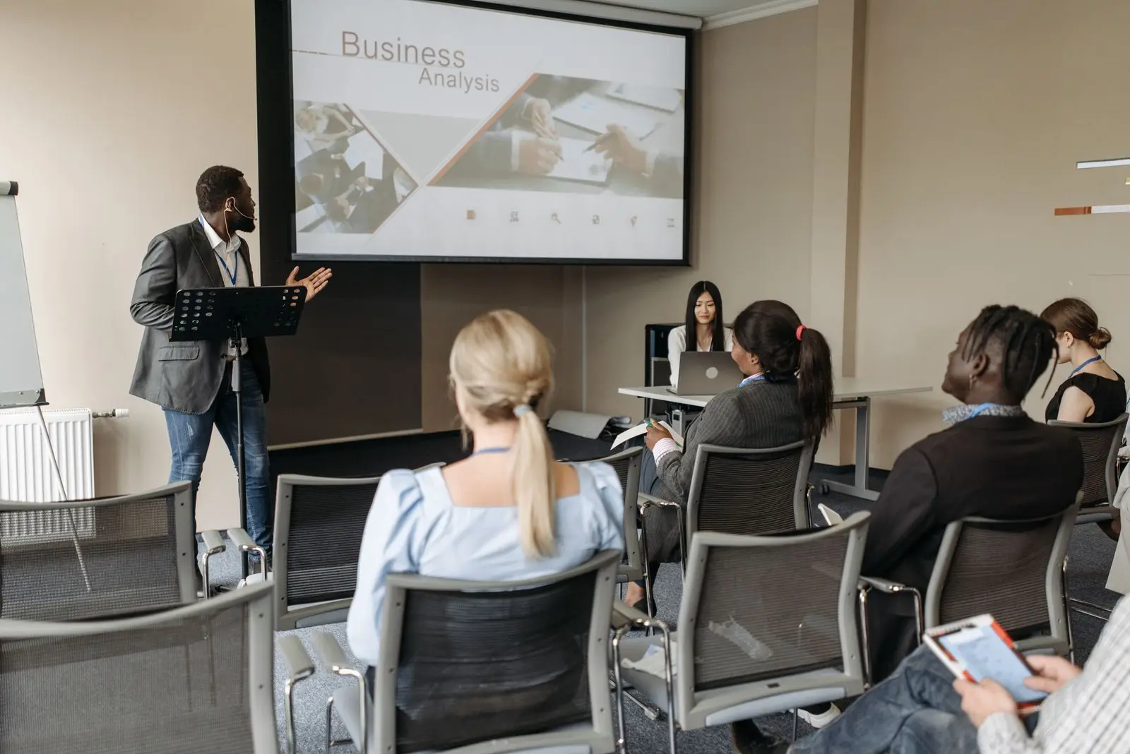 A business analysis session in the evening class